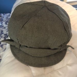 Gap women’s hat.  NWT